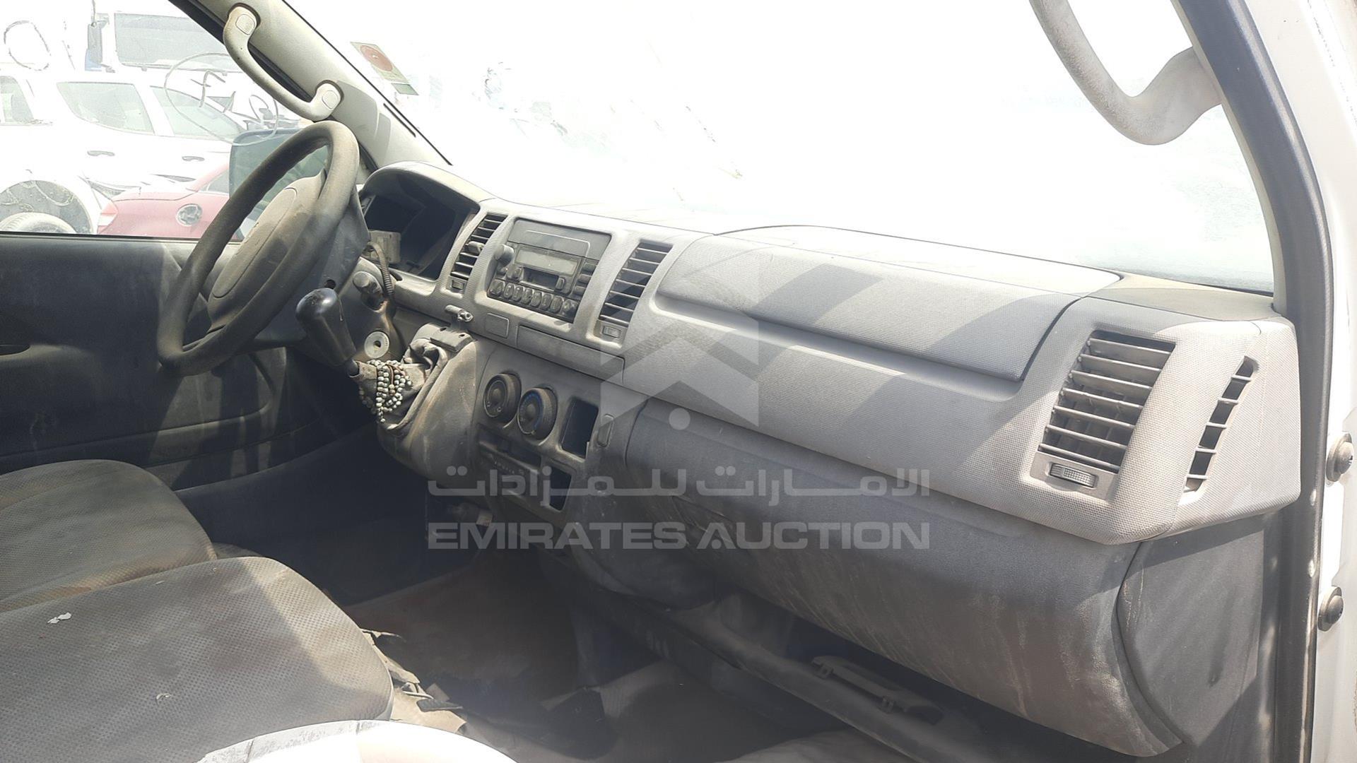 2006 TOYOTA HIACE VIN: JTFHX02P860005682