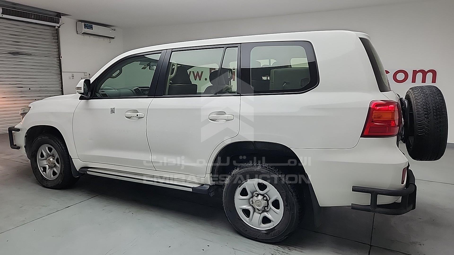 2014 TOYOTA LC 200 VIN: JTMHV09J804135073