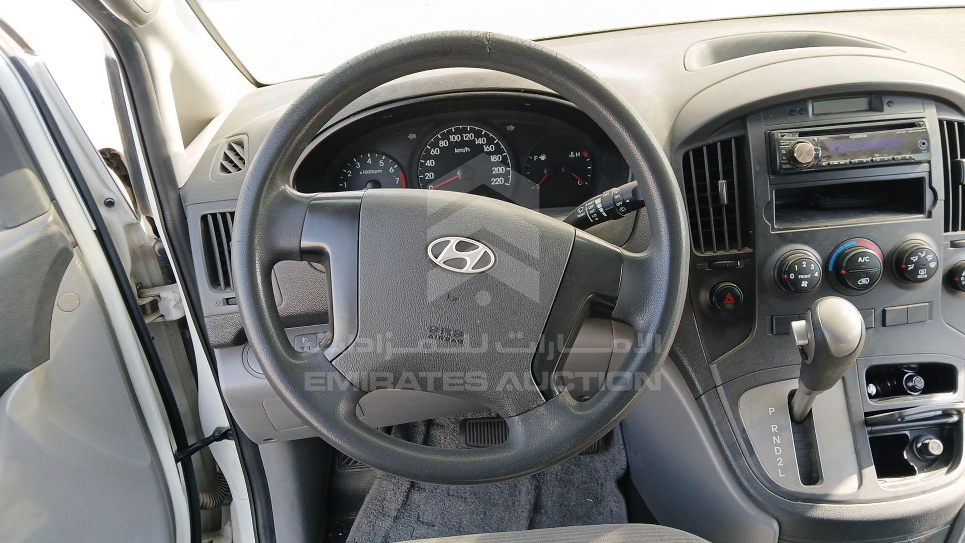 2014 HYUNDAI H1 VIN: KMHWG81RXEU558824