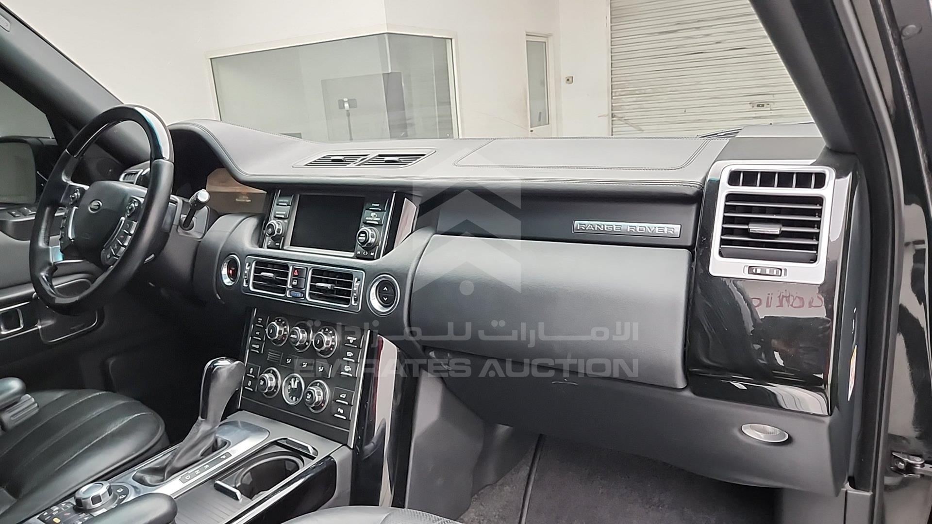2011 RANGE ROVER VOGUE VIN: SALLMAME4BA343740