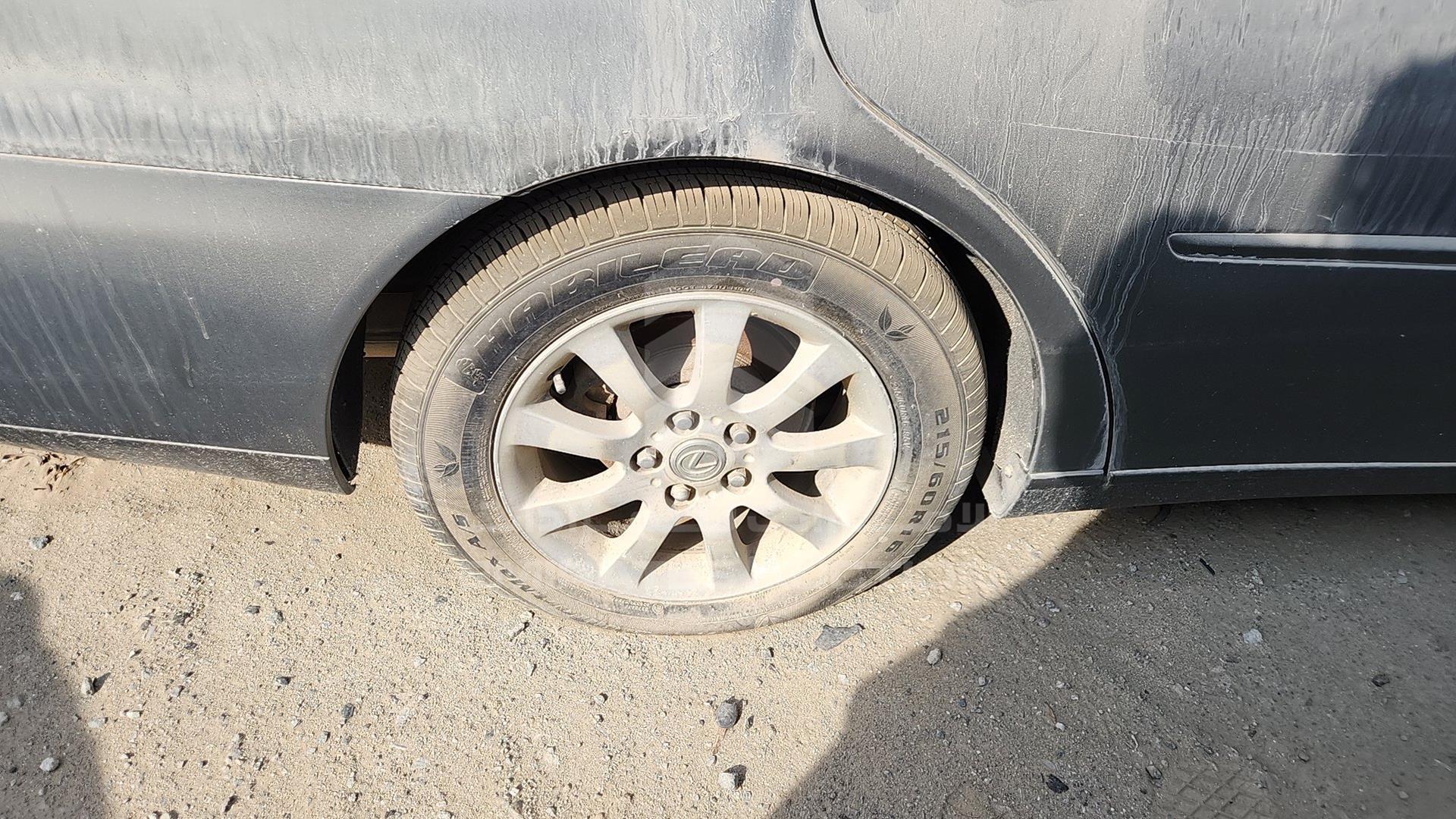 2004 LEXUS ES 330 VIN: JTHBA30G445005214