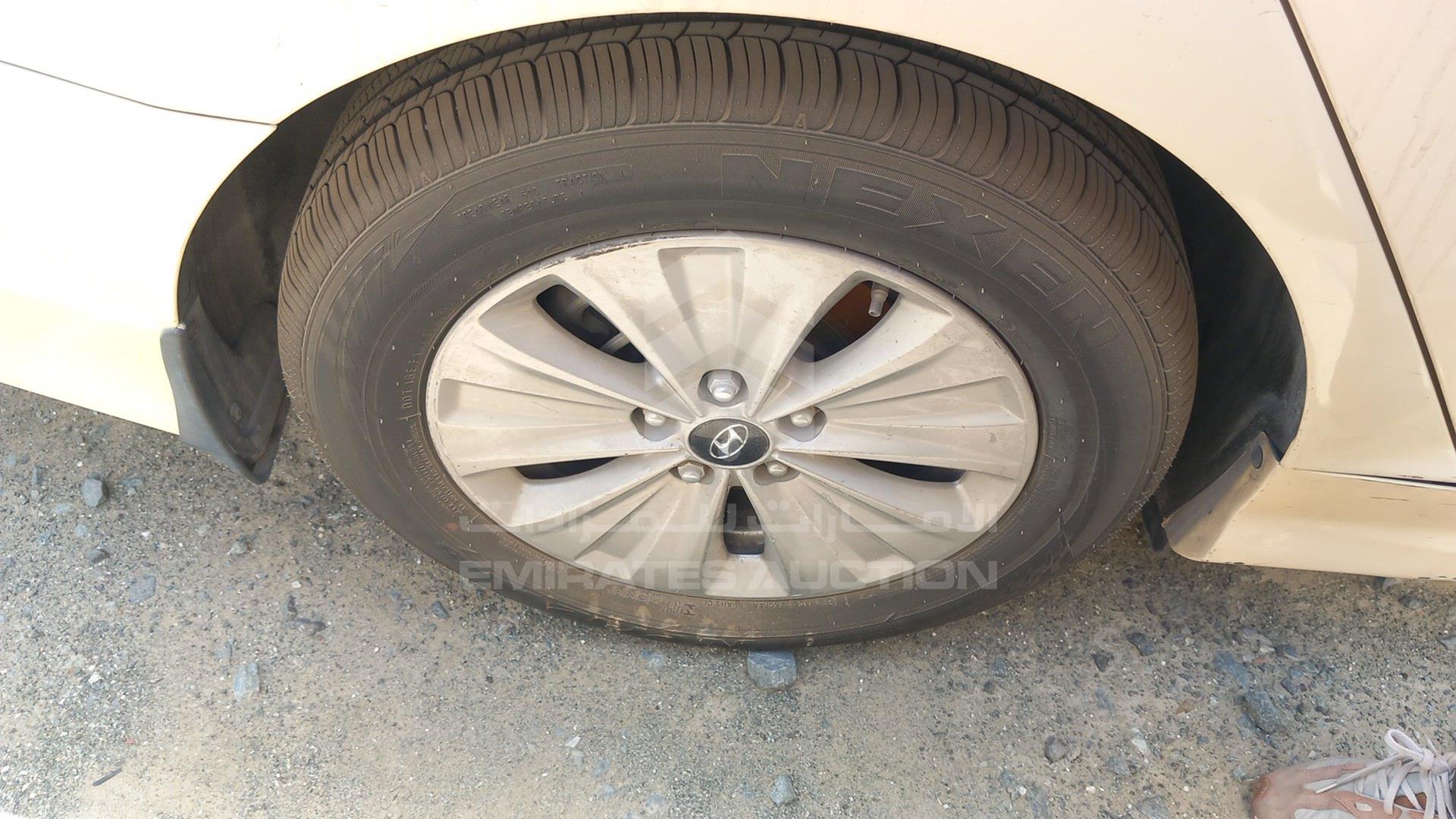 2019 HYUNDAI SONATA VIN: KMHE24133KA092990