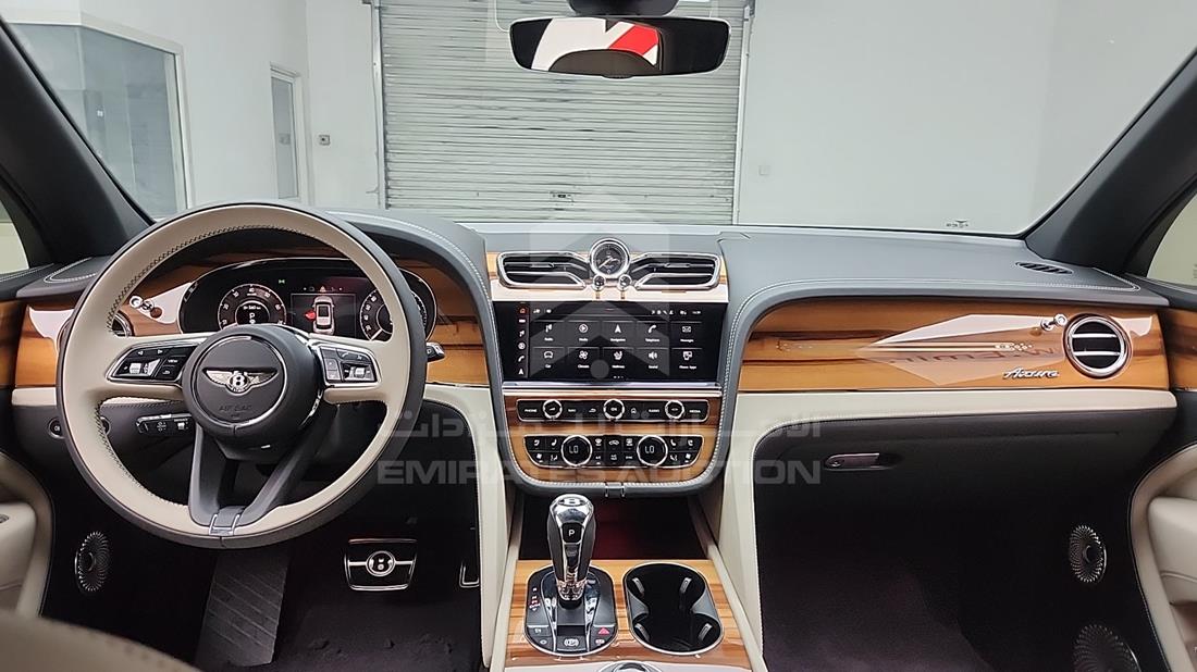 2025 Bentley Bentayga — Full Dashboard View — Photo 18