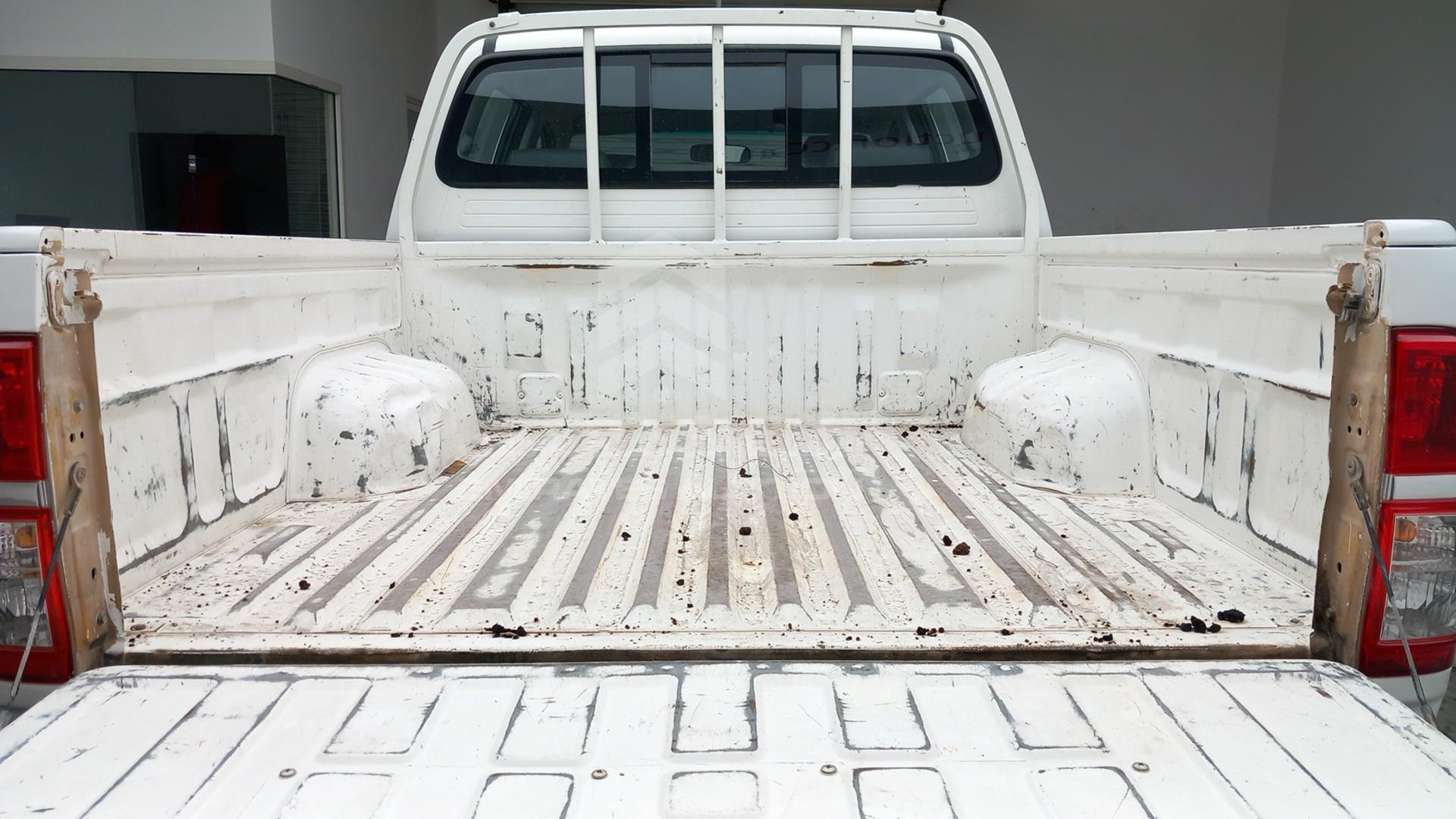 2013 TOYOTA HILUX VIN: MR0FX22G8D1360307
