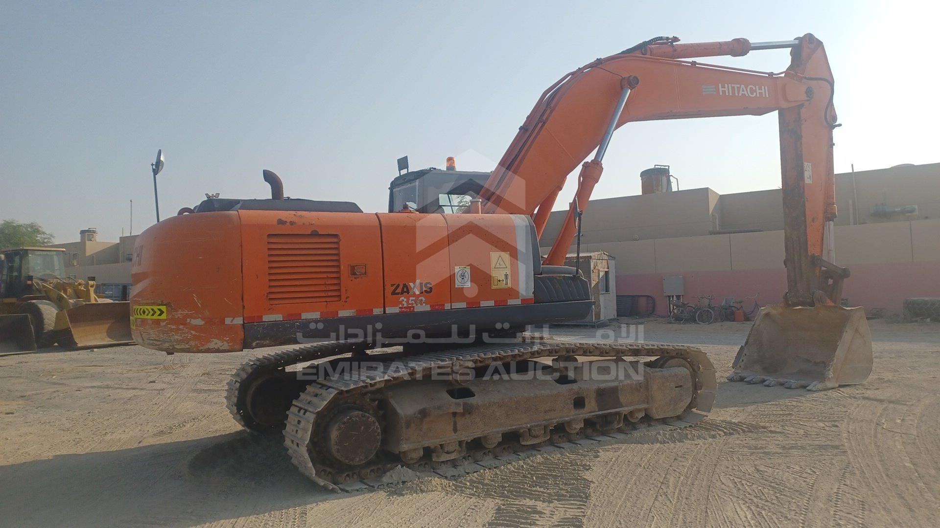 2016 HITACHI EXCAVATOR VIN: HHEAXA00J00100363