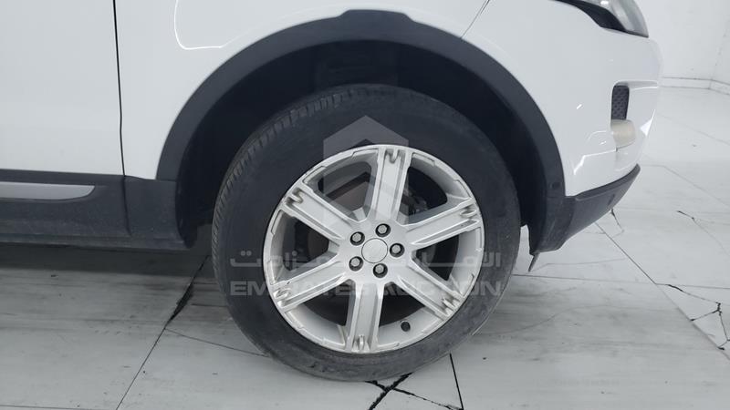 SALVA2BG4FH967657 Auction: EmiratesAuction Lot: 405169 SALVA2BG4FH967657 Range Rover Evoque 2015 WHITE Photo 28