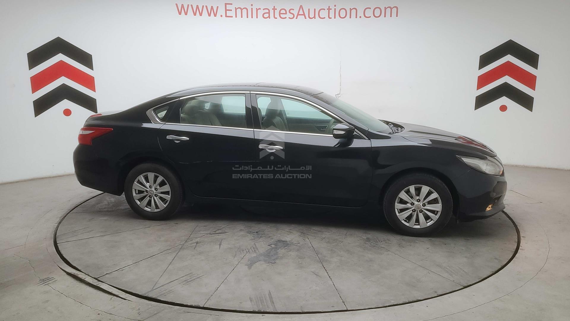 2017 NISSAN TEANA VIN: LGBF5AE09HR312960