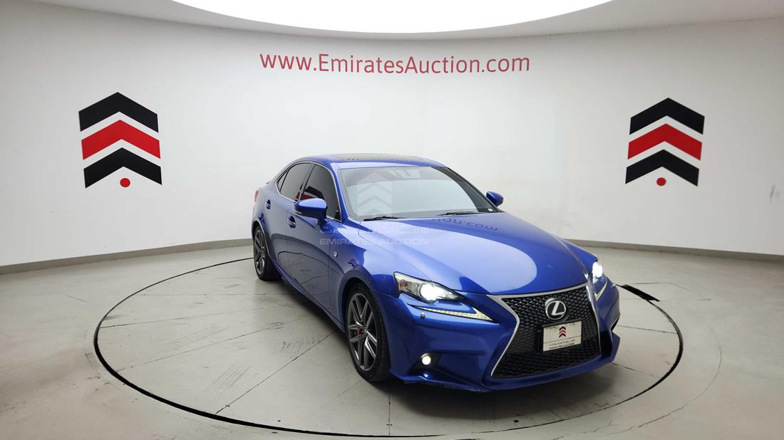 2015 Lexus IS 350 — Front Right Angle — Photo 11
