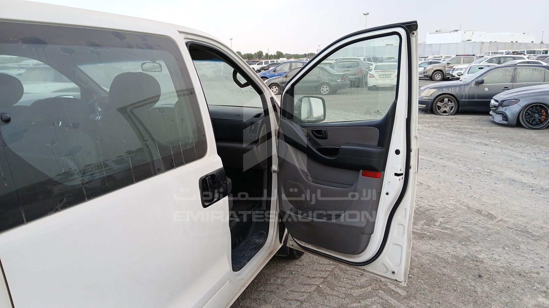 2019 HYUNDAI H1 VIN: KMJWA37R4KU016835