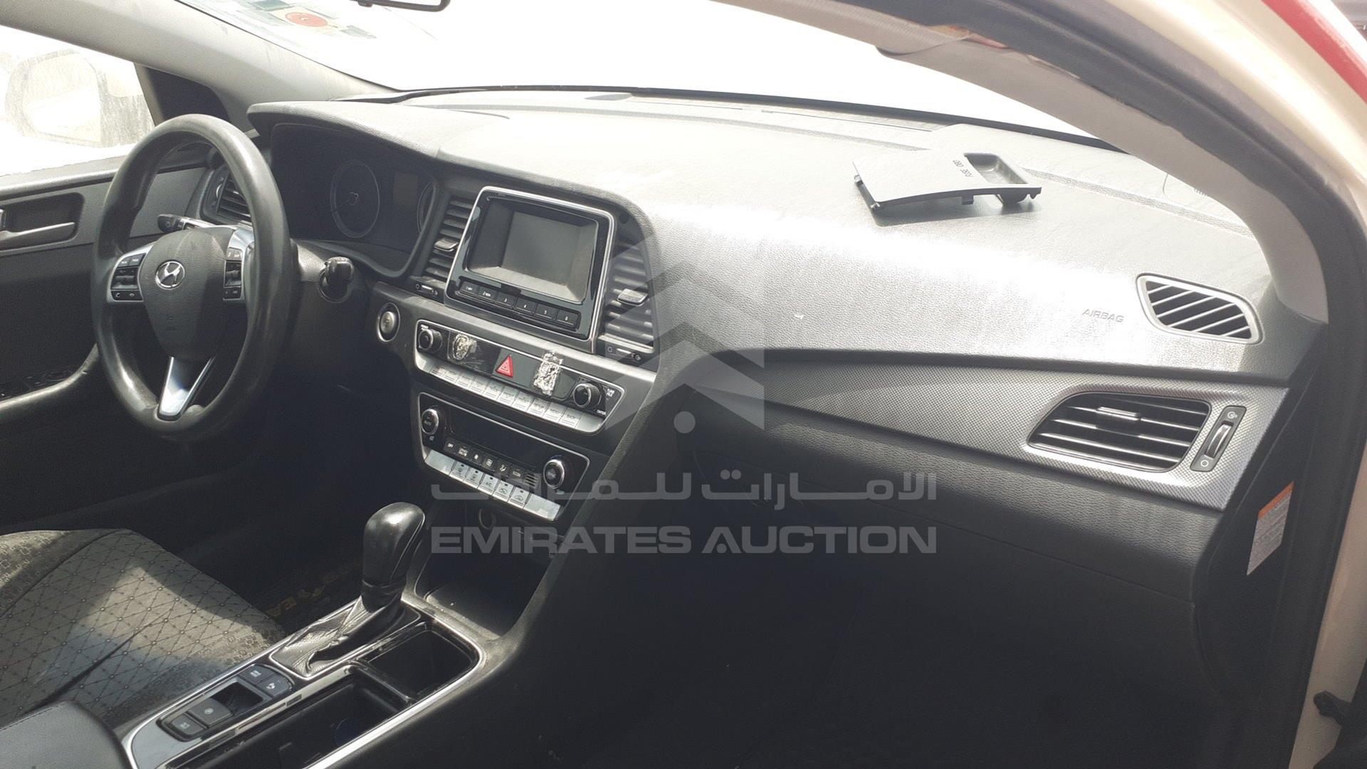 2019 HYUNDAI SONATA VIN: KMHE24133KA093007
