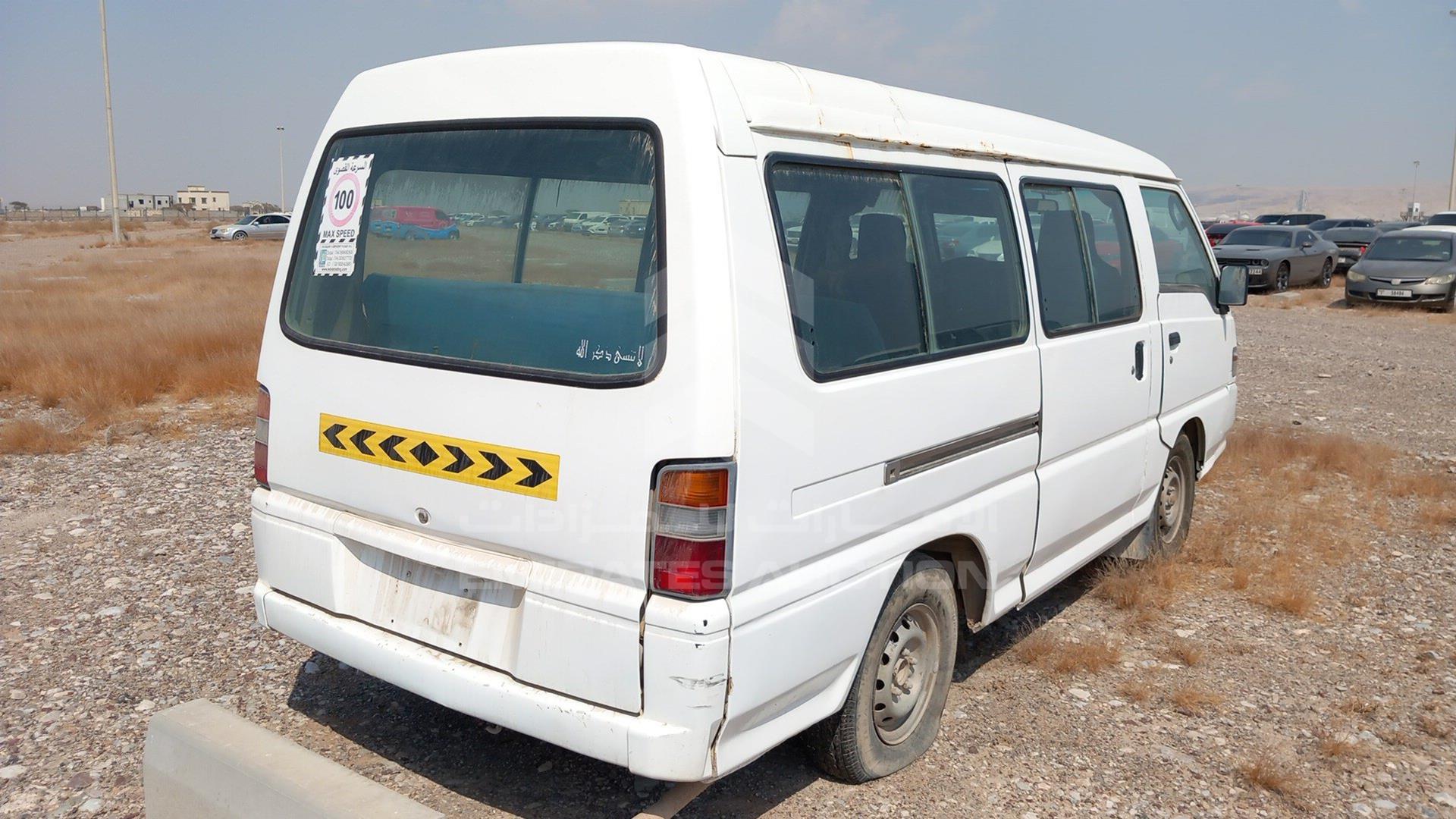 2004 MITSUBISHI L 300 VIN: JMYHNP13W4A771486