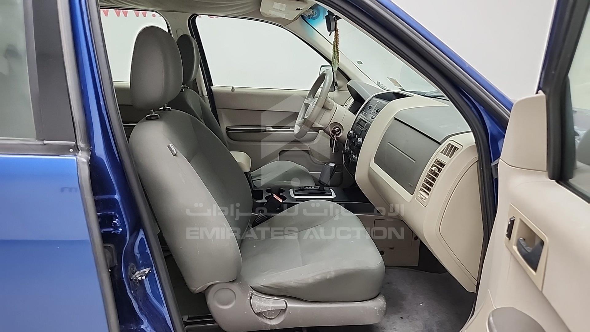 2008 FORD ESCAPE VIN: 1FMCU92198KA49463