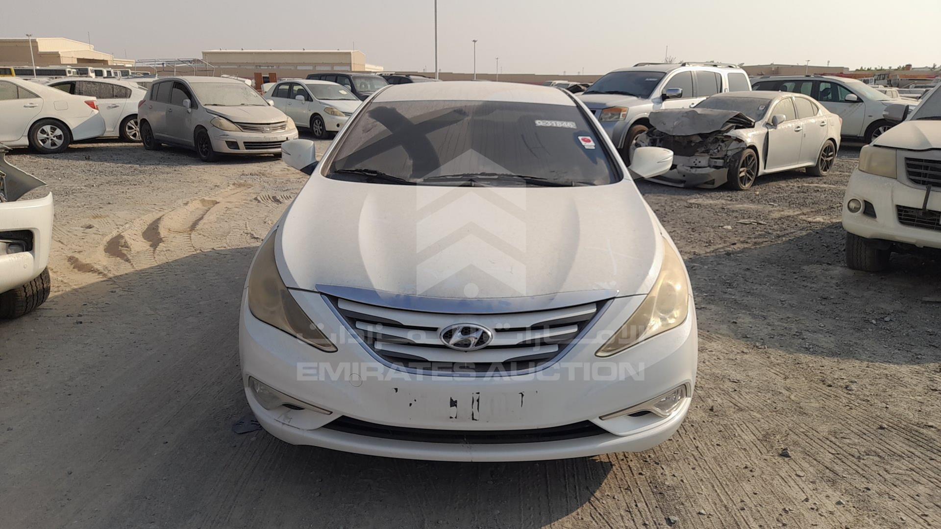 2014 HYUNDAI SONATA VIN: KMHEB41C7EA624942