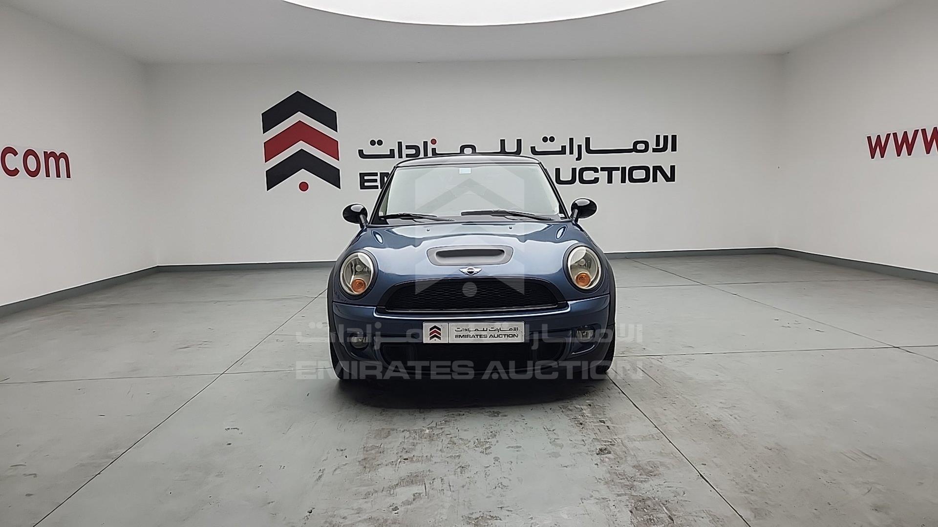 2011 MINI COOPER VIN: WMWSV3C58BTY11241