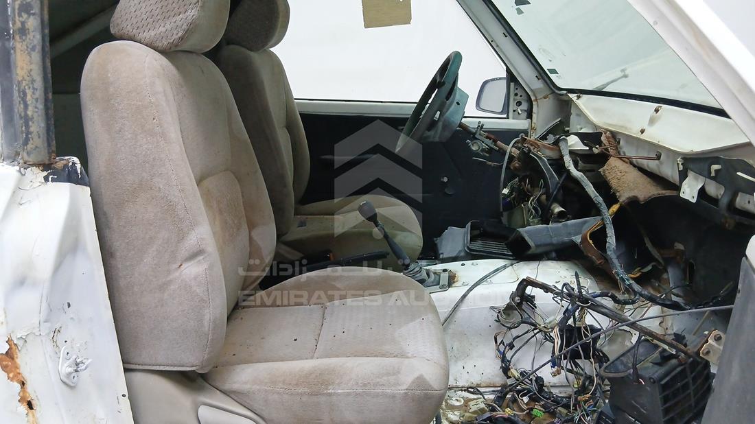 1990 Suzuki Vitara — Front Right Passenger Seat View — Photo 18
