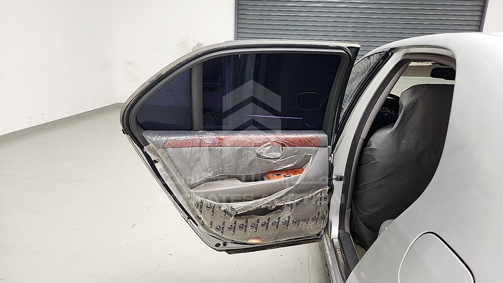 2005 LEXUS LS 430 VIN: JTHBN36F455026763