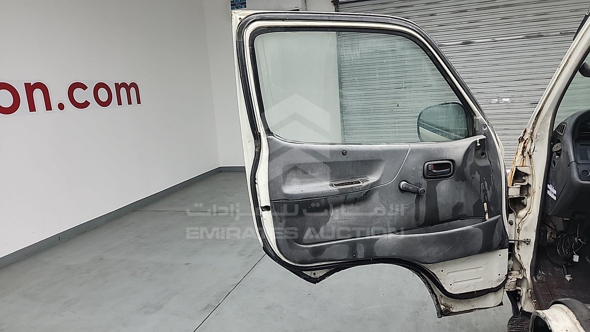2003 TOYOTA HIACE VIN: JTCFR119337011416