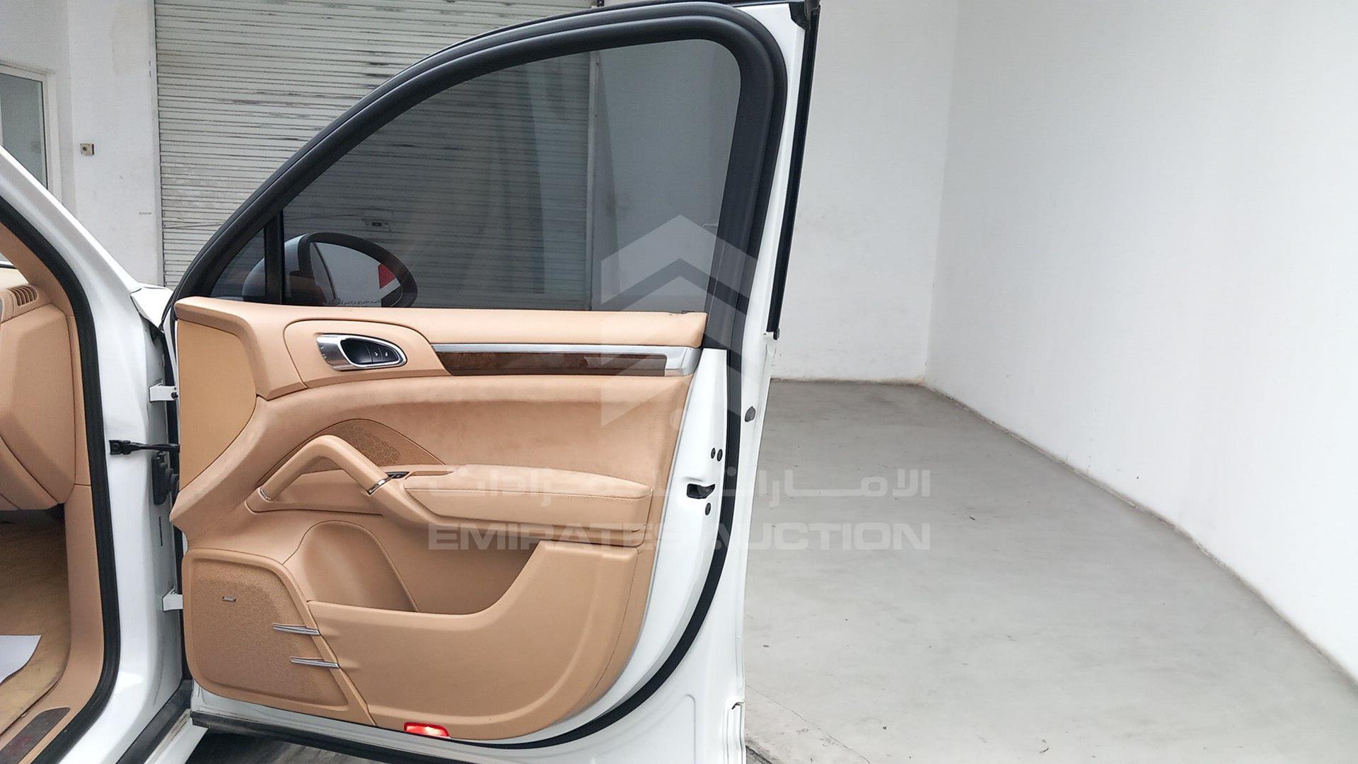 2013 PORSCHE CAYENNE VIN: WP1ZZZ92ZDLA70062