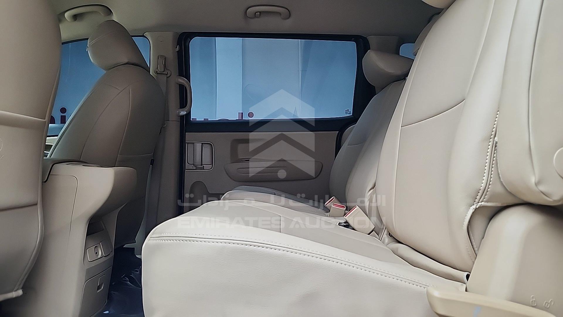 2017 KIA CARNIVAL VIN: KNAMB8129H6273986