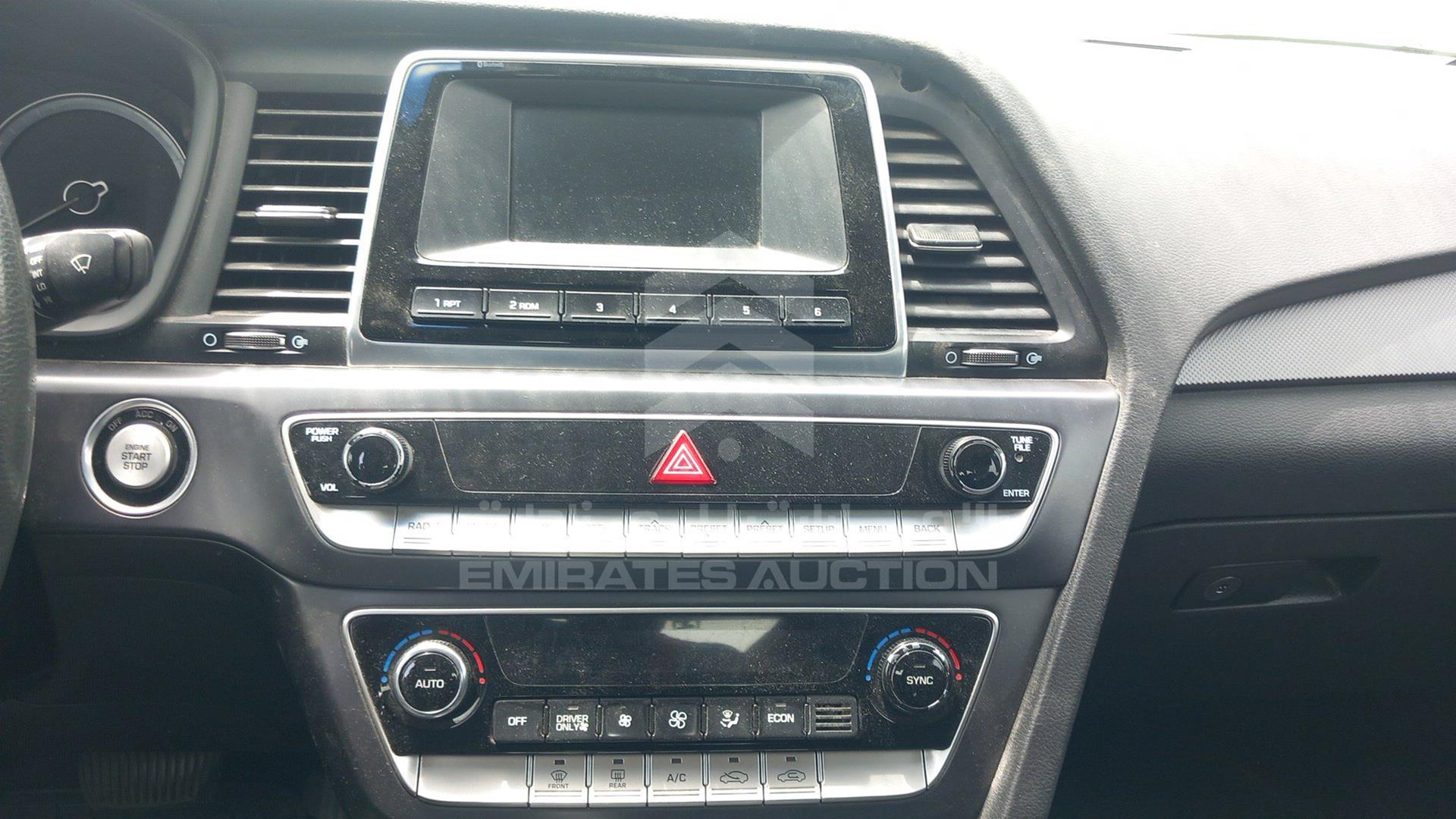 2019 HYUNDAI SONATA VIN: KMHE24133KA092990