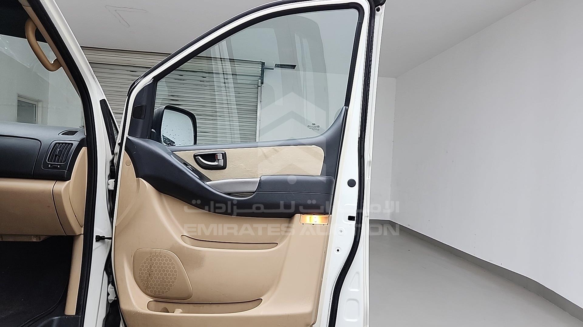 2009 HYUNDAI H1 VIN: KMHWH81R29U108765