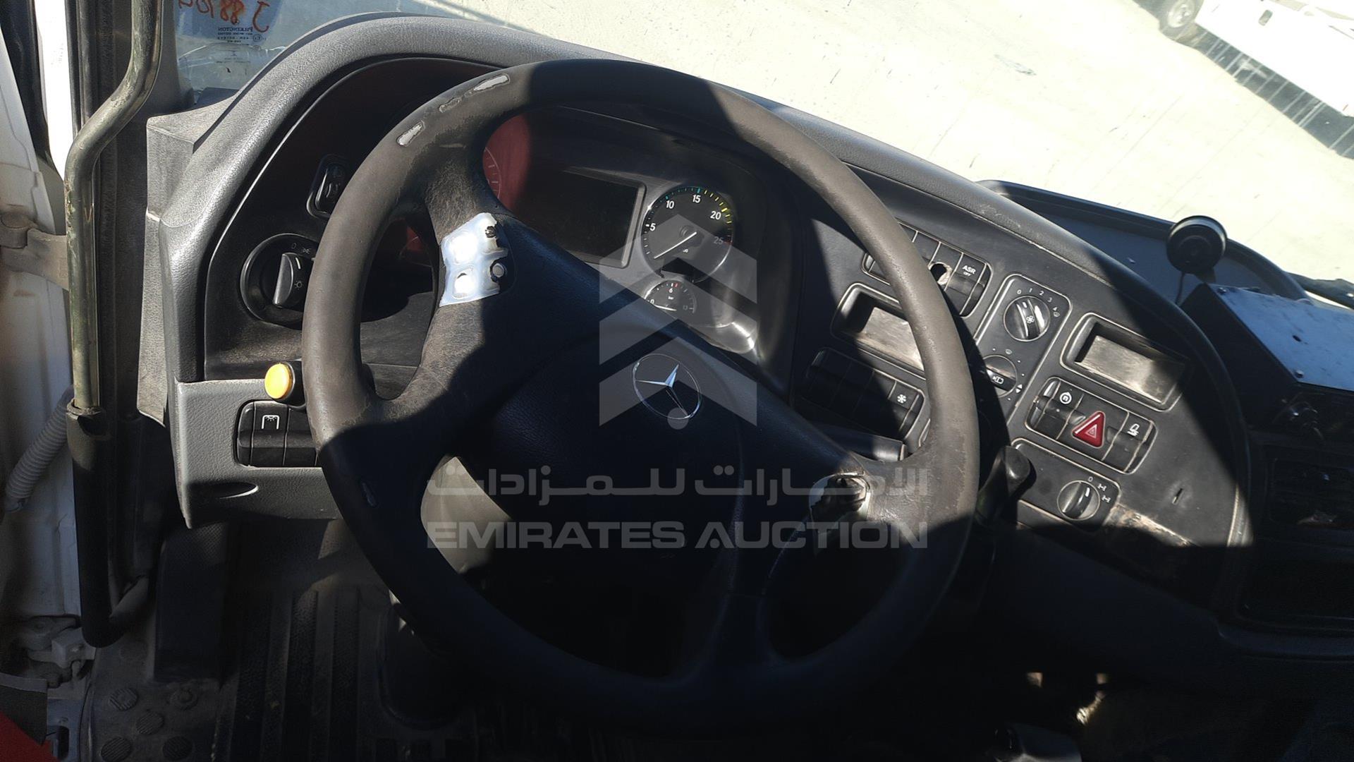 2009 MERCEDES ACTROS VIN: WDAKHCAA39L405584