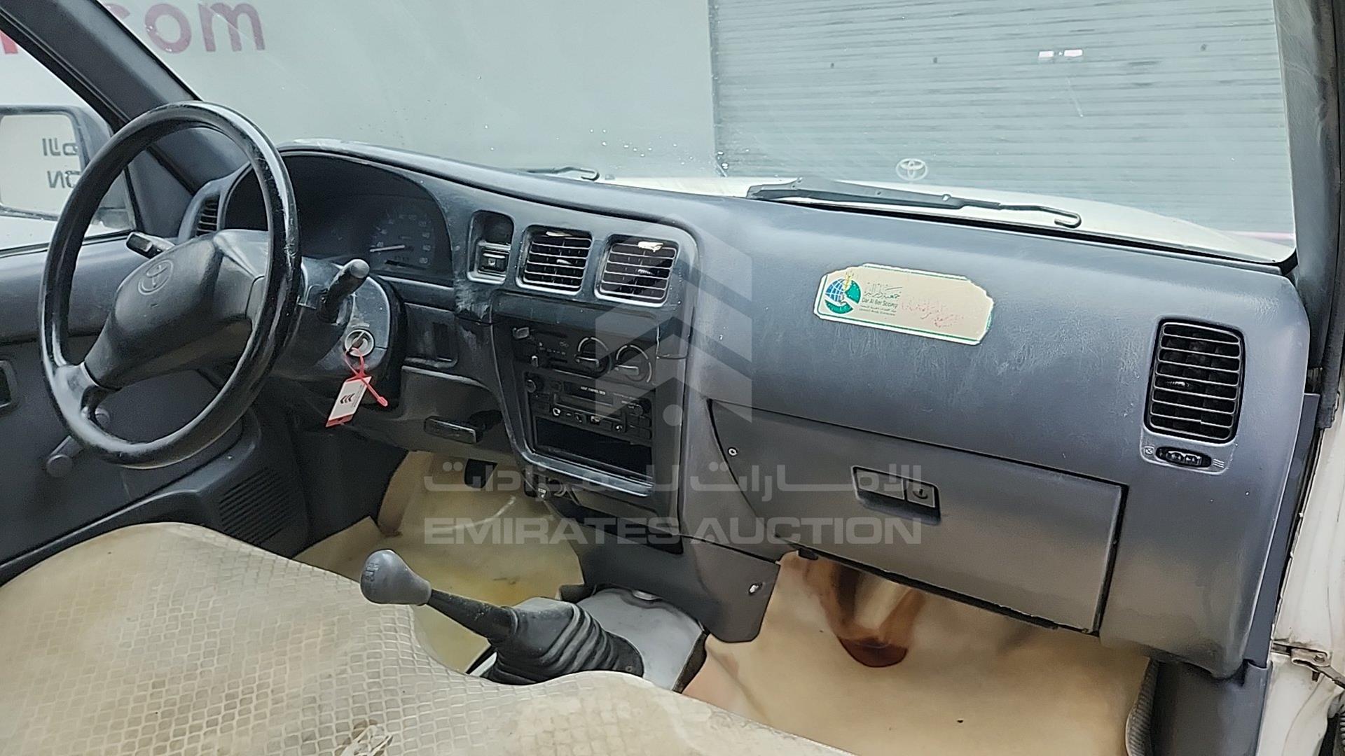 2005 TOYOTA HILUX VIN: JTFEM426450162201
