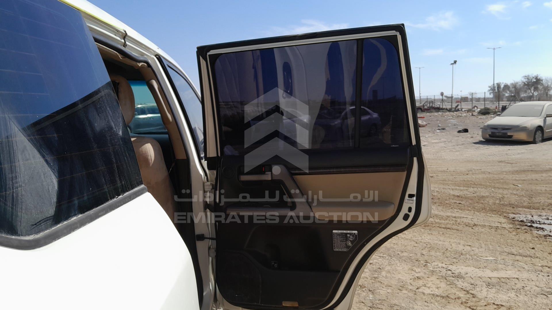 2011 TOYOTA LAND CRUISER VIN: JTMHT05J7B4041507