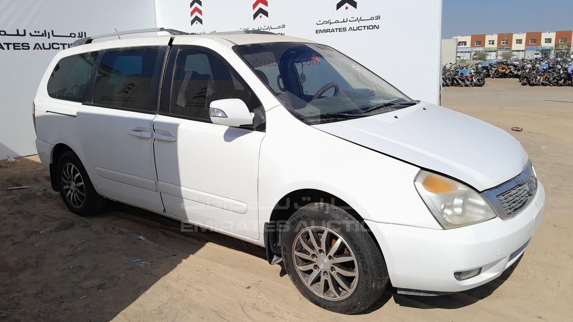 2011 KIA CARNIVAL VIN: KNAMH8177B6386899