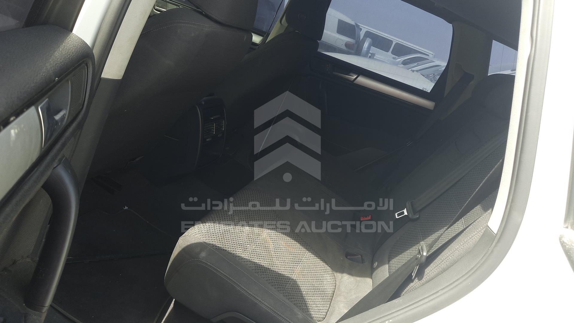 2013 VOLKSWAGEN TOUAREG VIN: WVGBC2BP0DD000306