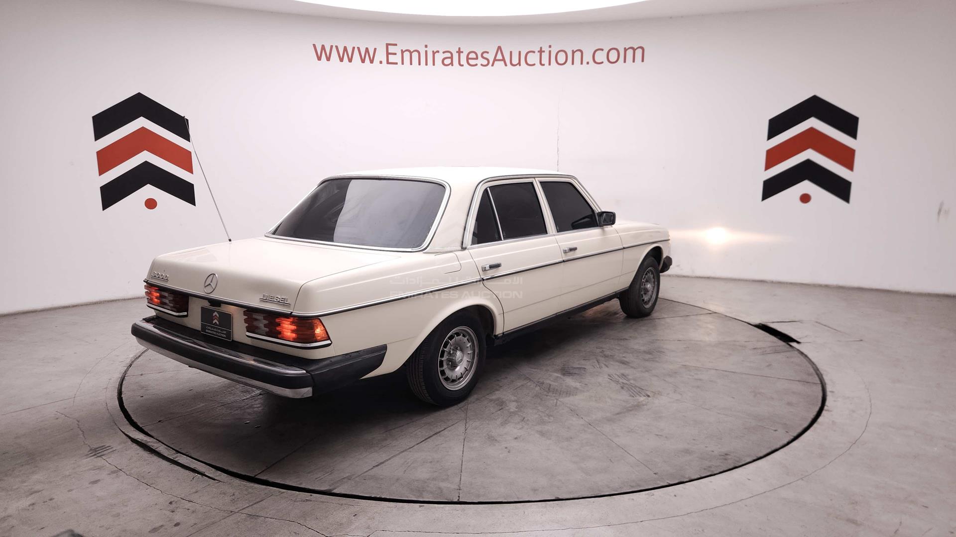 1980 MERCEDES D 300 VIN: WDB12313012183975