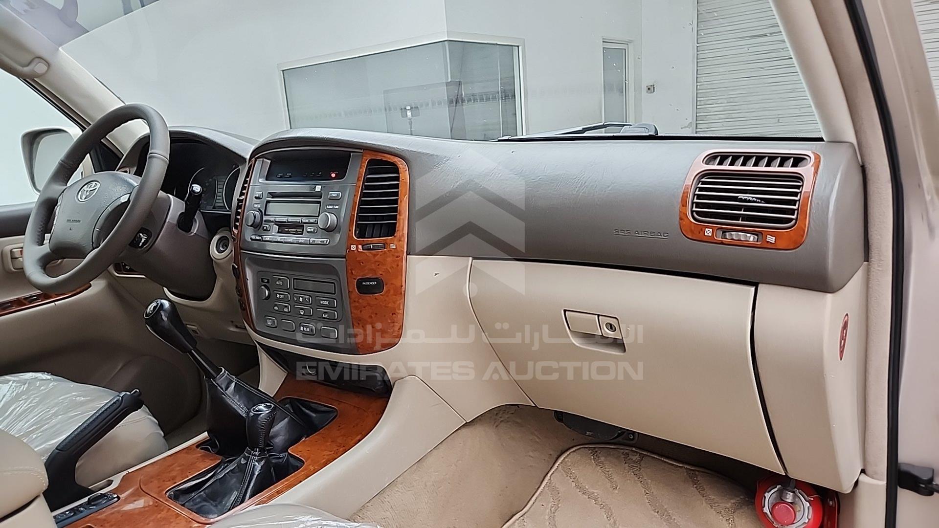 2005 TOYOTA LAND CRUISER VIN: JTEHT05J052069029
