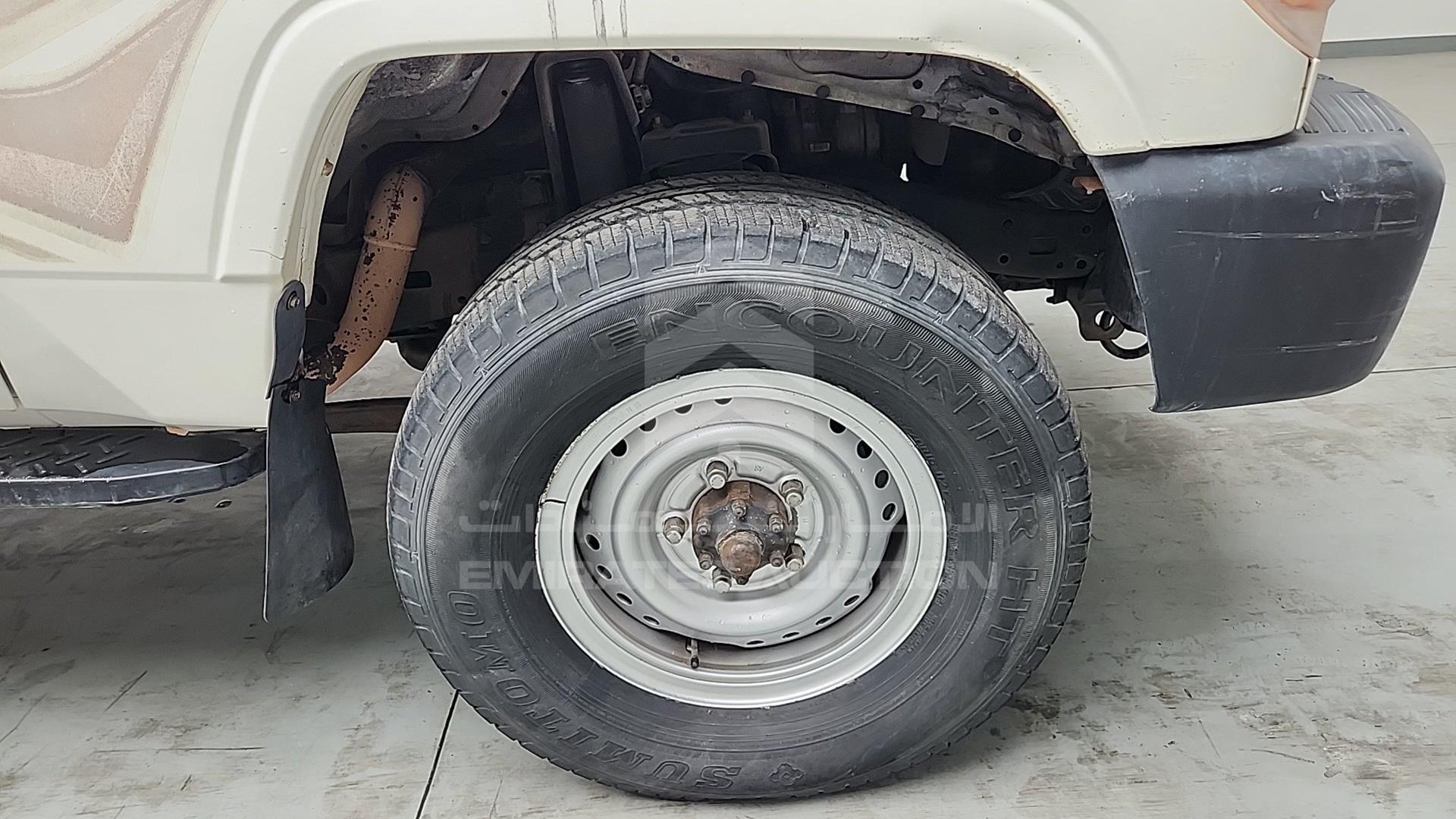 2008 TOYOTA LAND CRUISER PICKUP VIN: JTFLJ71J888015795