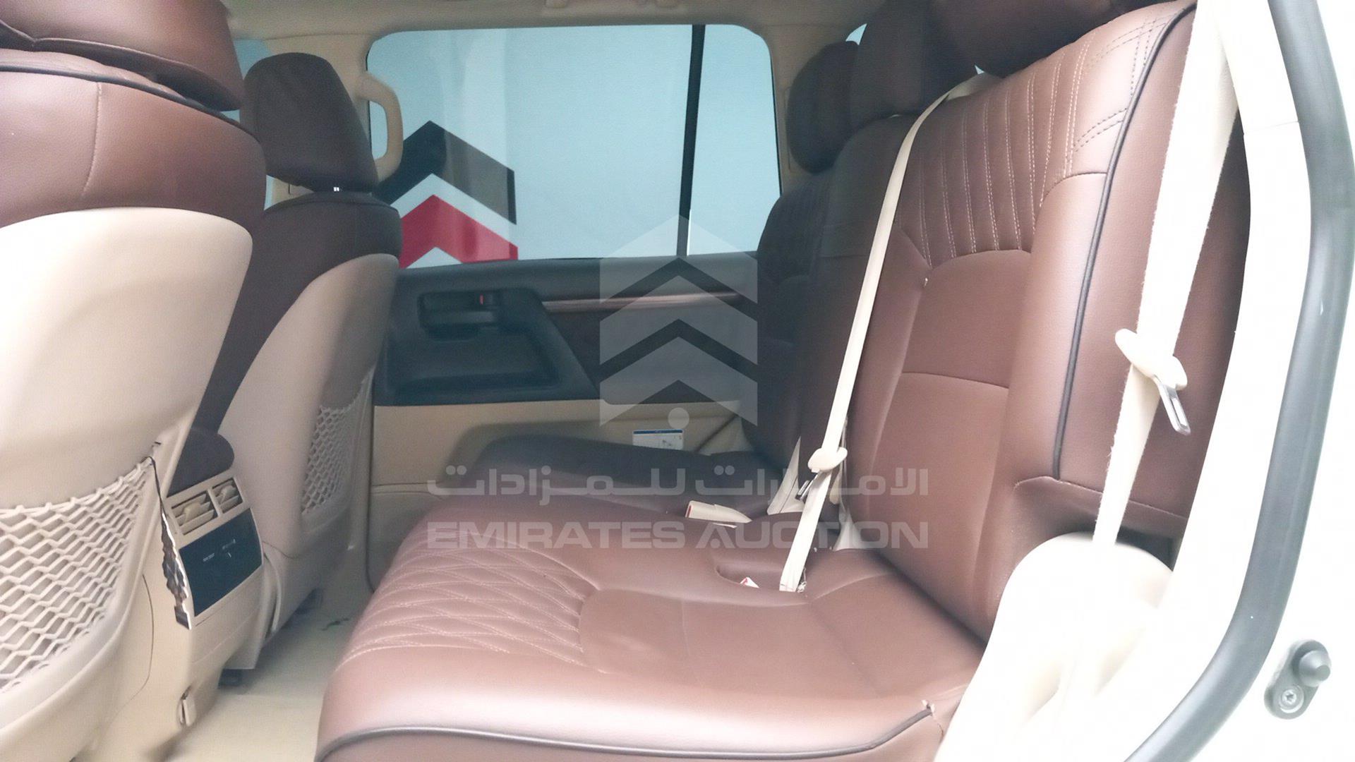 2017 TOYOTA LAND CRUISER VIN: JTMHU01JXH4137417