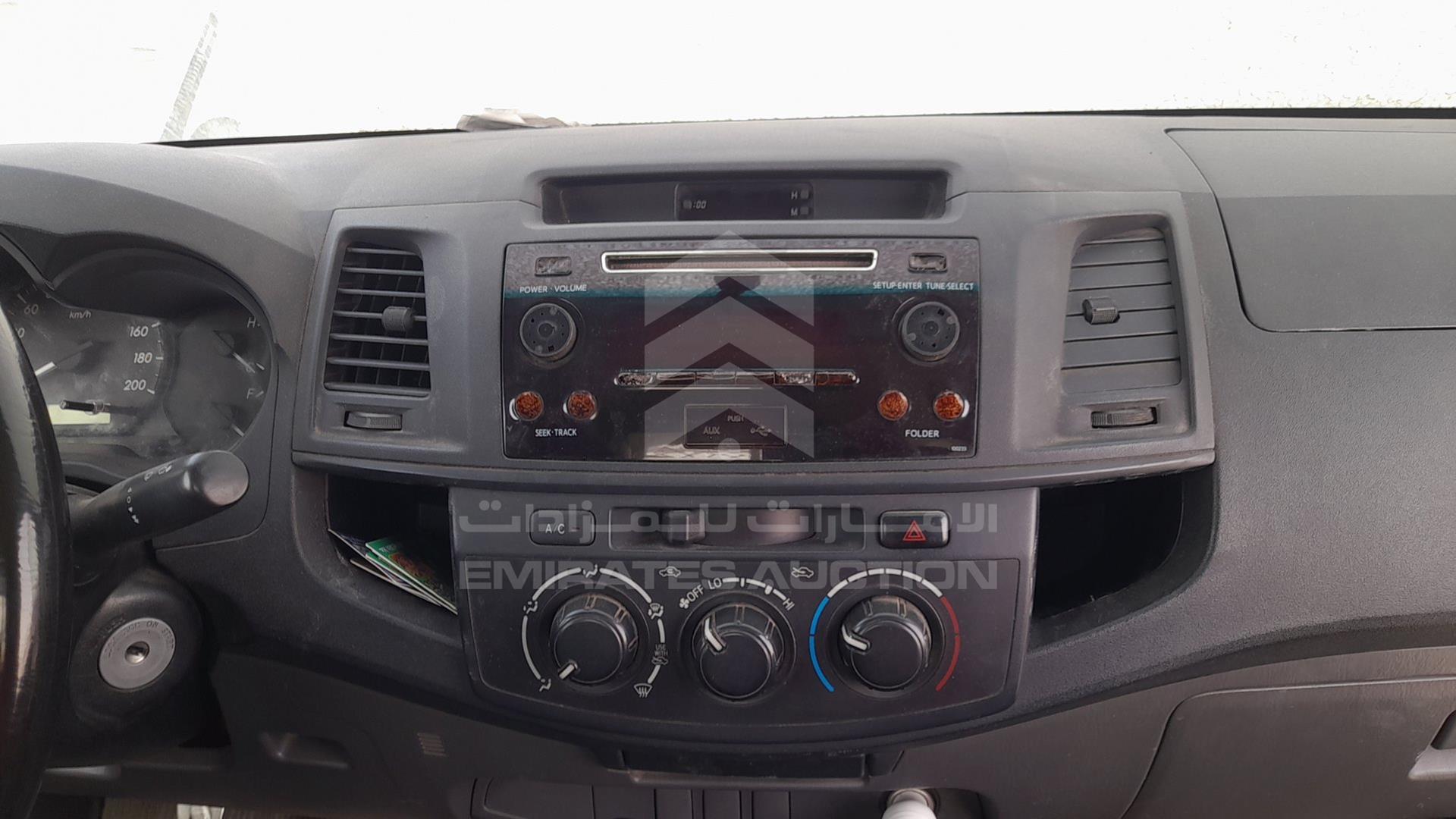 2015 TOYOTA HILUX VIN: MR0CX12G1F0126614