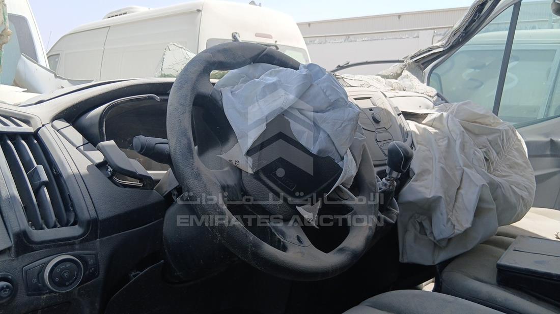 فورد ترانزيت 2023 — التحكمات في عجلة القيادة — صورة 14