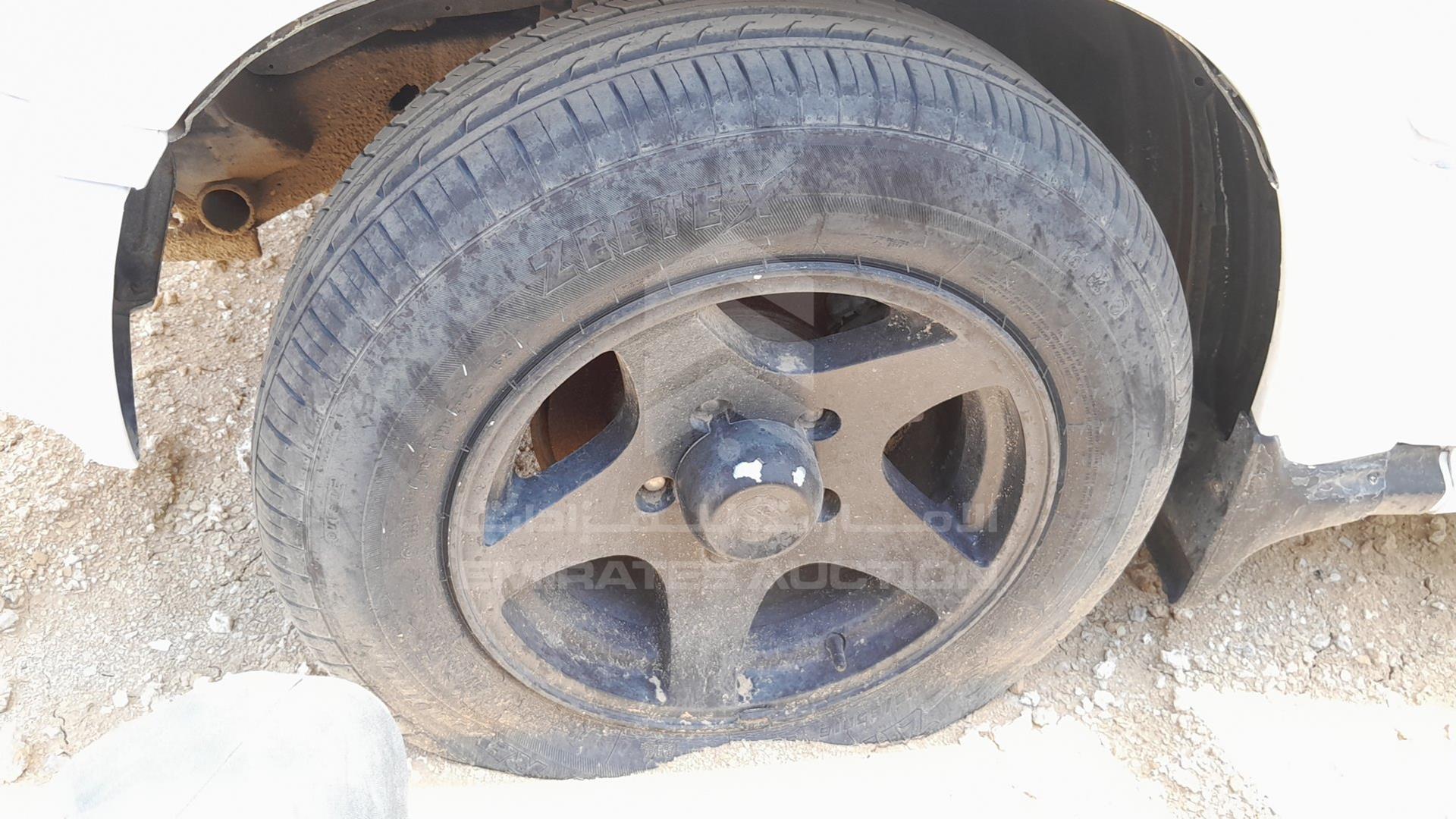 0 SUZUKI --- VIN: JSAETA01V01300024