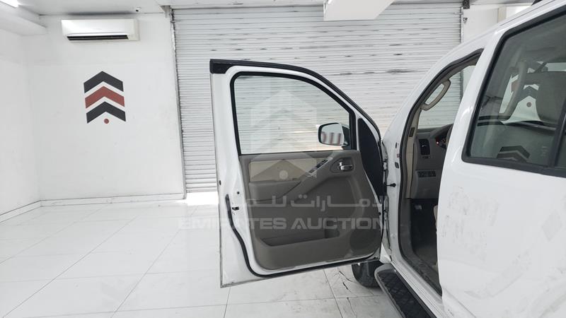 5N1AR1N8XBC629793 Auction: EmiratesAuction Lot: 405707 5N1AR1N8XBC629793 Nissan Pathfinder 2011 WHITE Photo 10