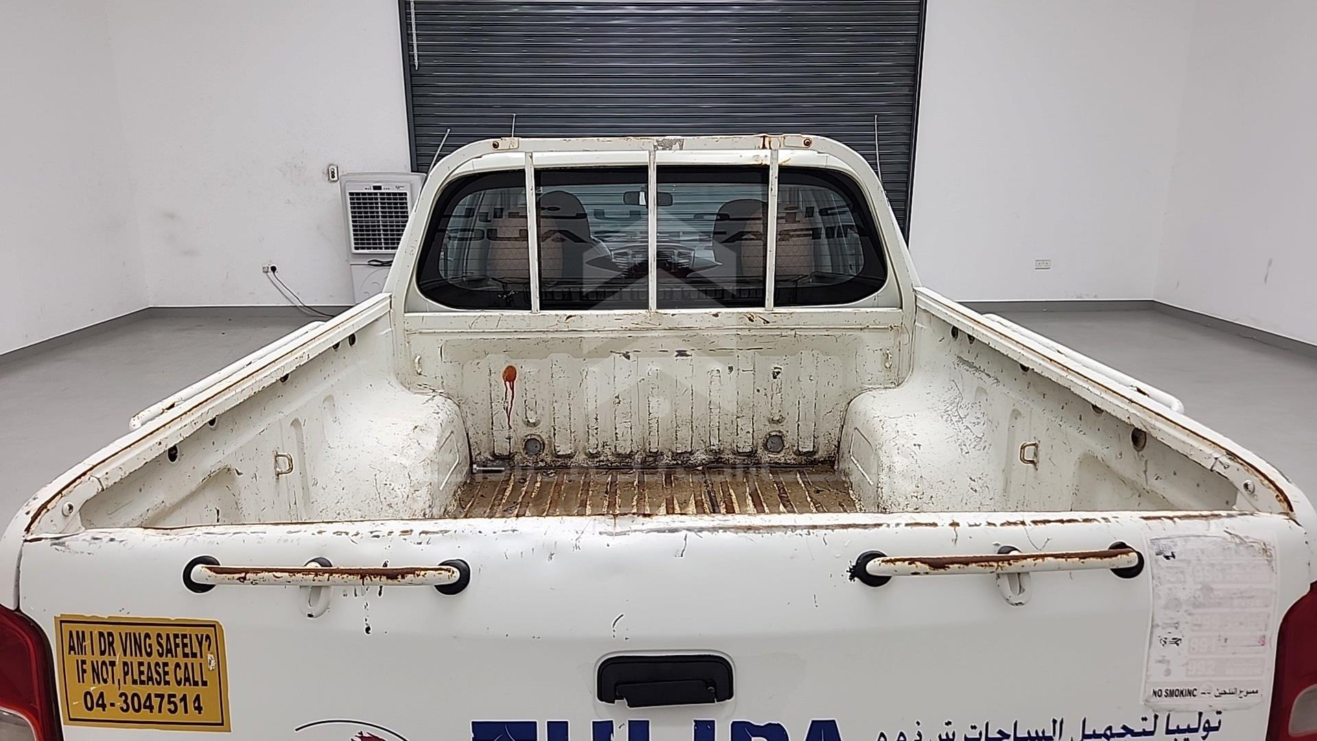 2016 MITSUBISHI L 200 VIN: MMBJNKJ40GH007928