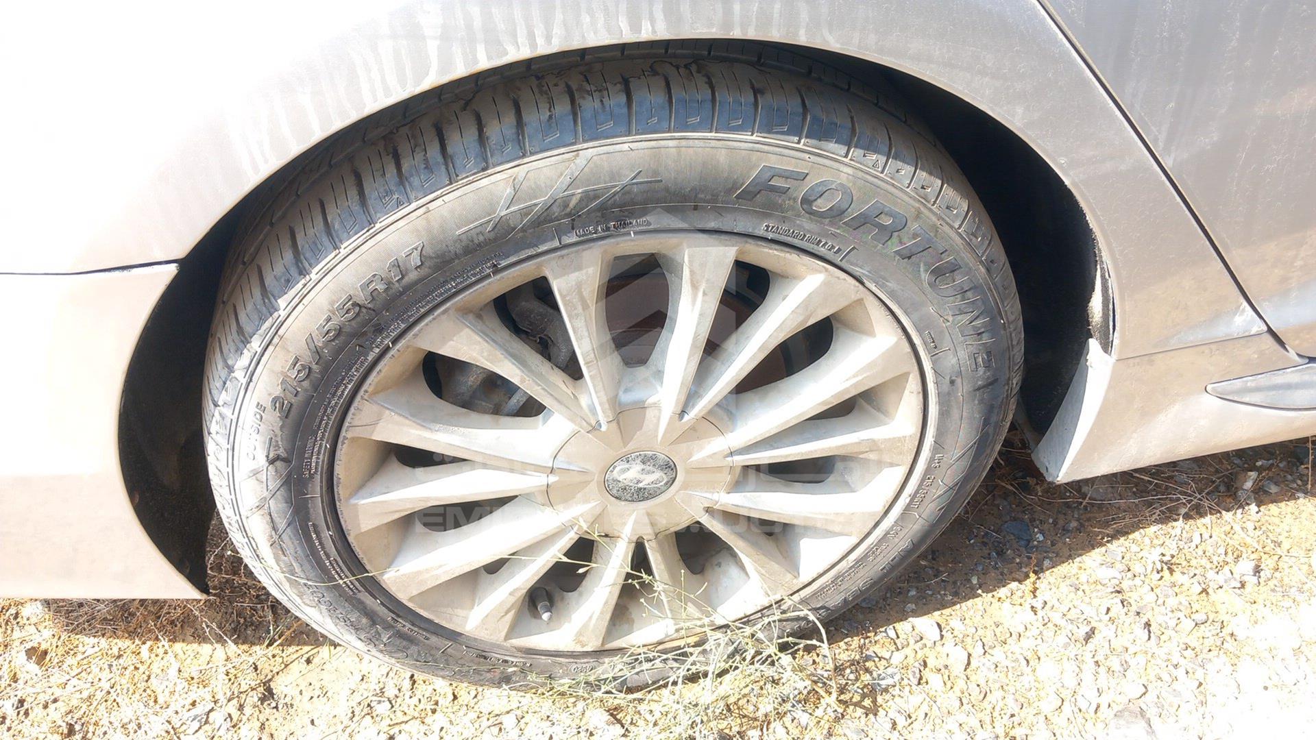 2015 HYUNDAI SONATA VIN: 5NPE34AFXFH071127