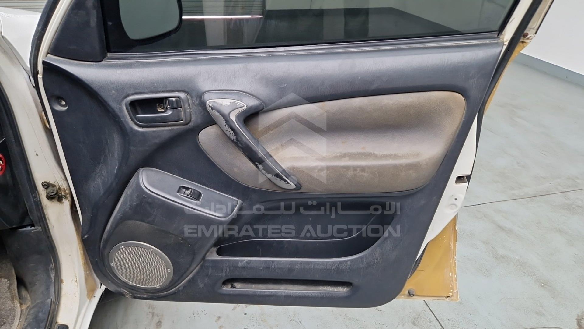 2005 TOYOTA RAV-4 VIN: JTEHH20V250299867