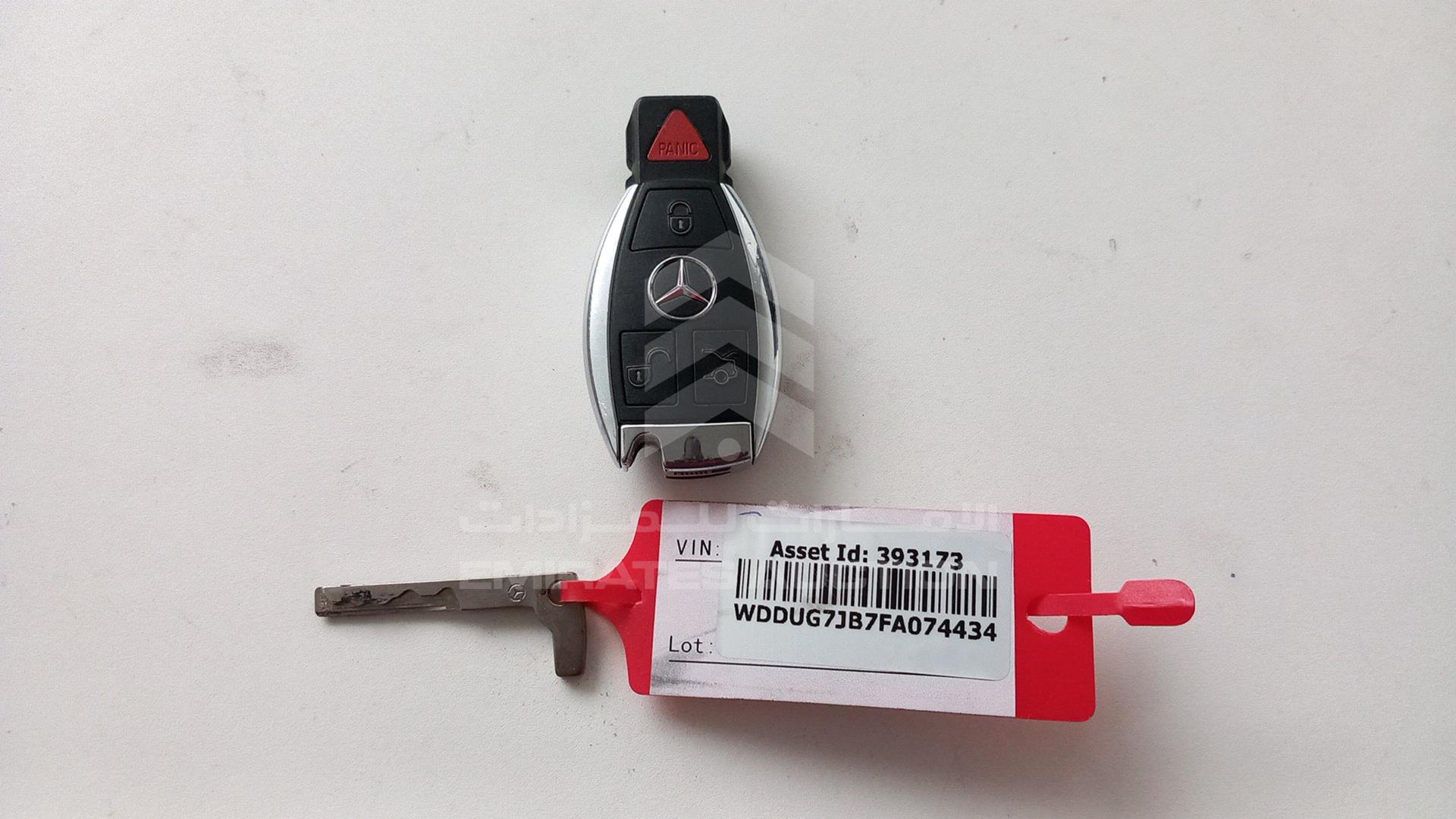 2015 MERCEDES S 63 AMG VIN: WDDUG7JB7FA074434