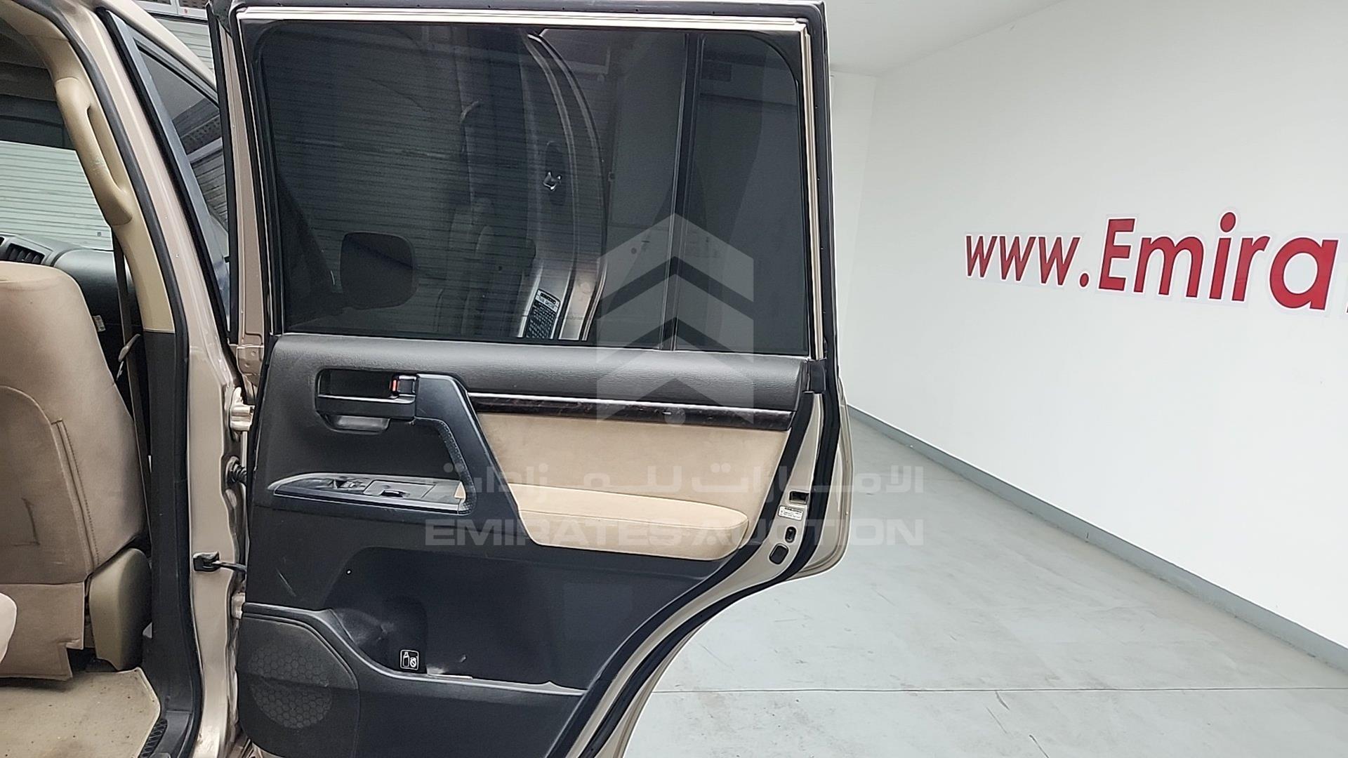 2010 TOYOTA LAND CRUISER VIN: JTMHT09J2A5049159
