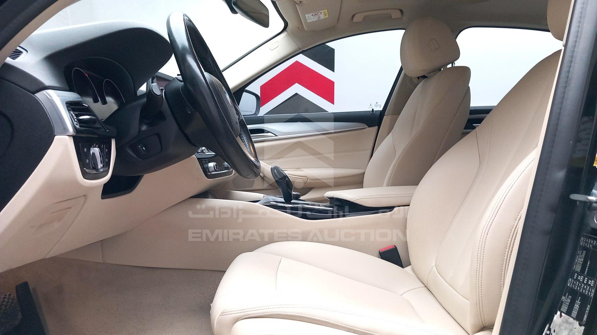 2019 BMW 520 VIN: WBAJA1A07KWW09864