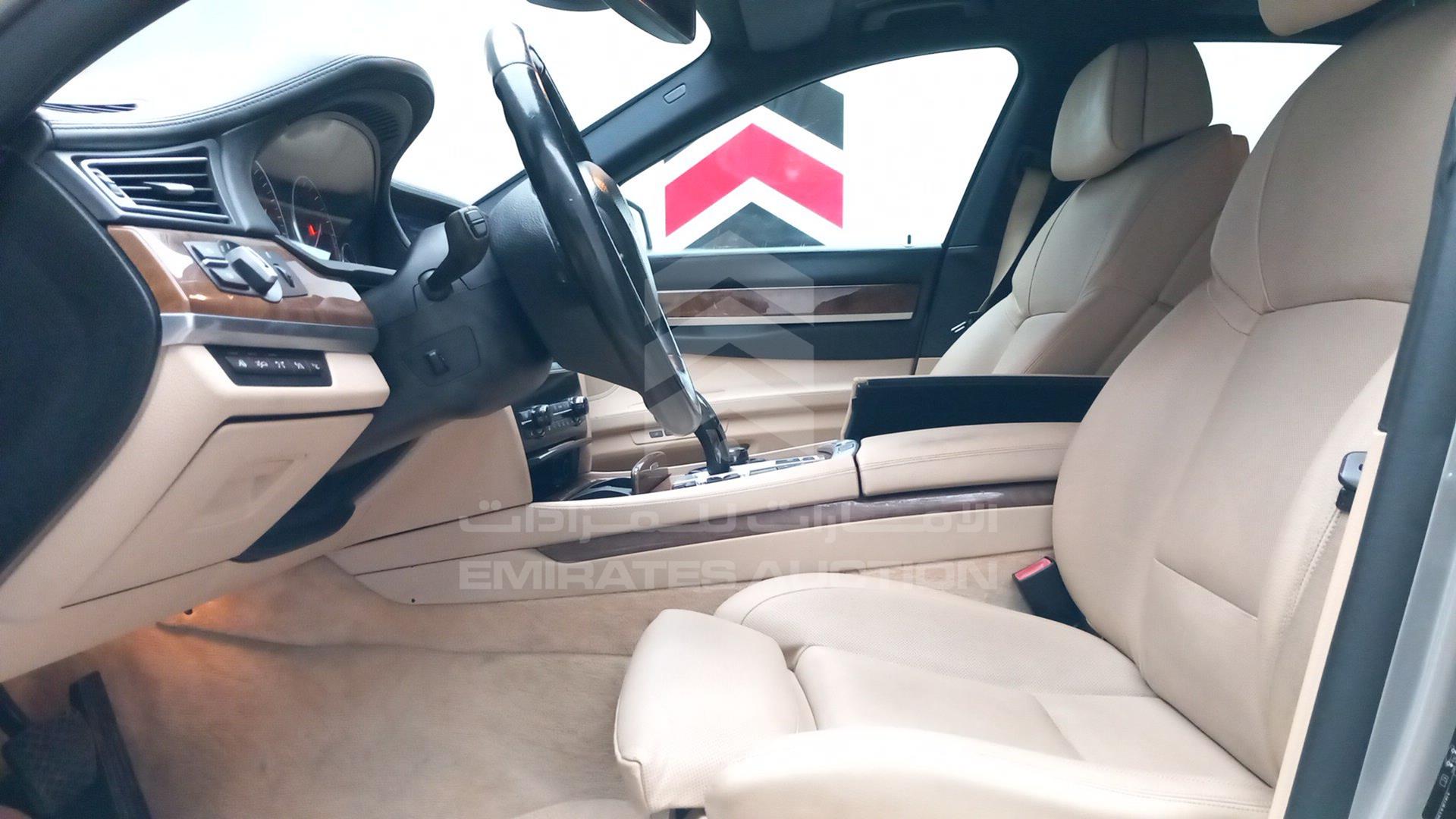 2010 BMW 750 VIN: WBAKB8108AC342700