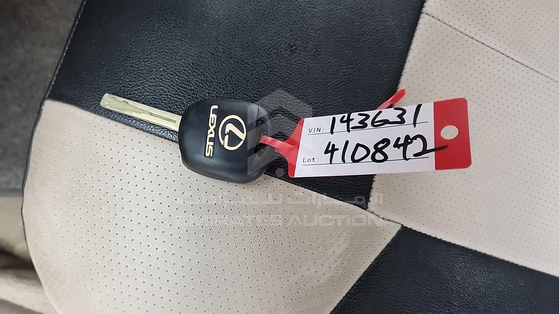 2003 LEXUS ES 300 VIN: JTHBF30G130143631