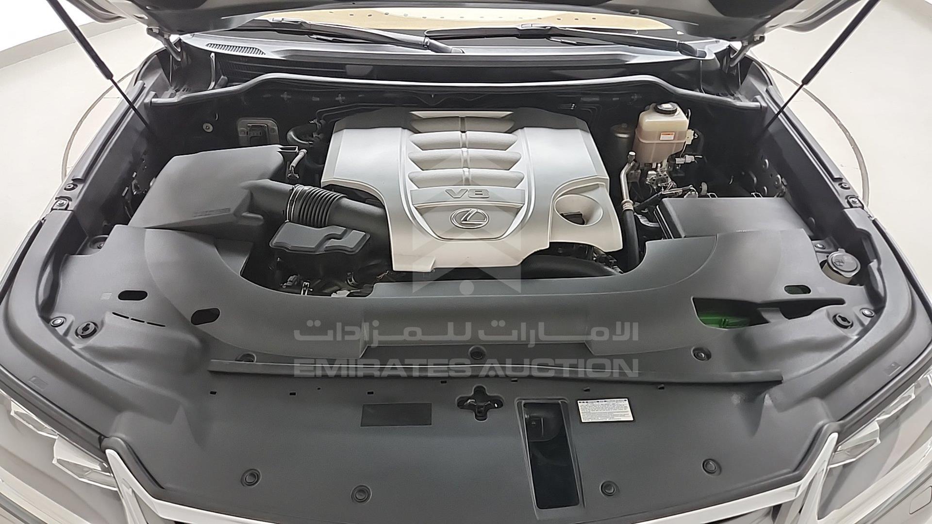 2018 LEXUS LX 570 VIN: JTJHY00W2J4259693