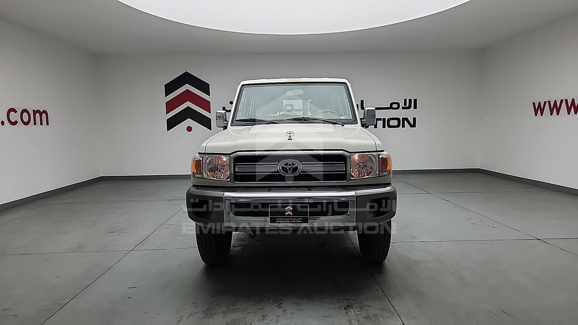2017 TOYOTA LC 76 VIN: JTEEU73J9H4200785