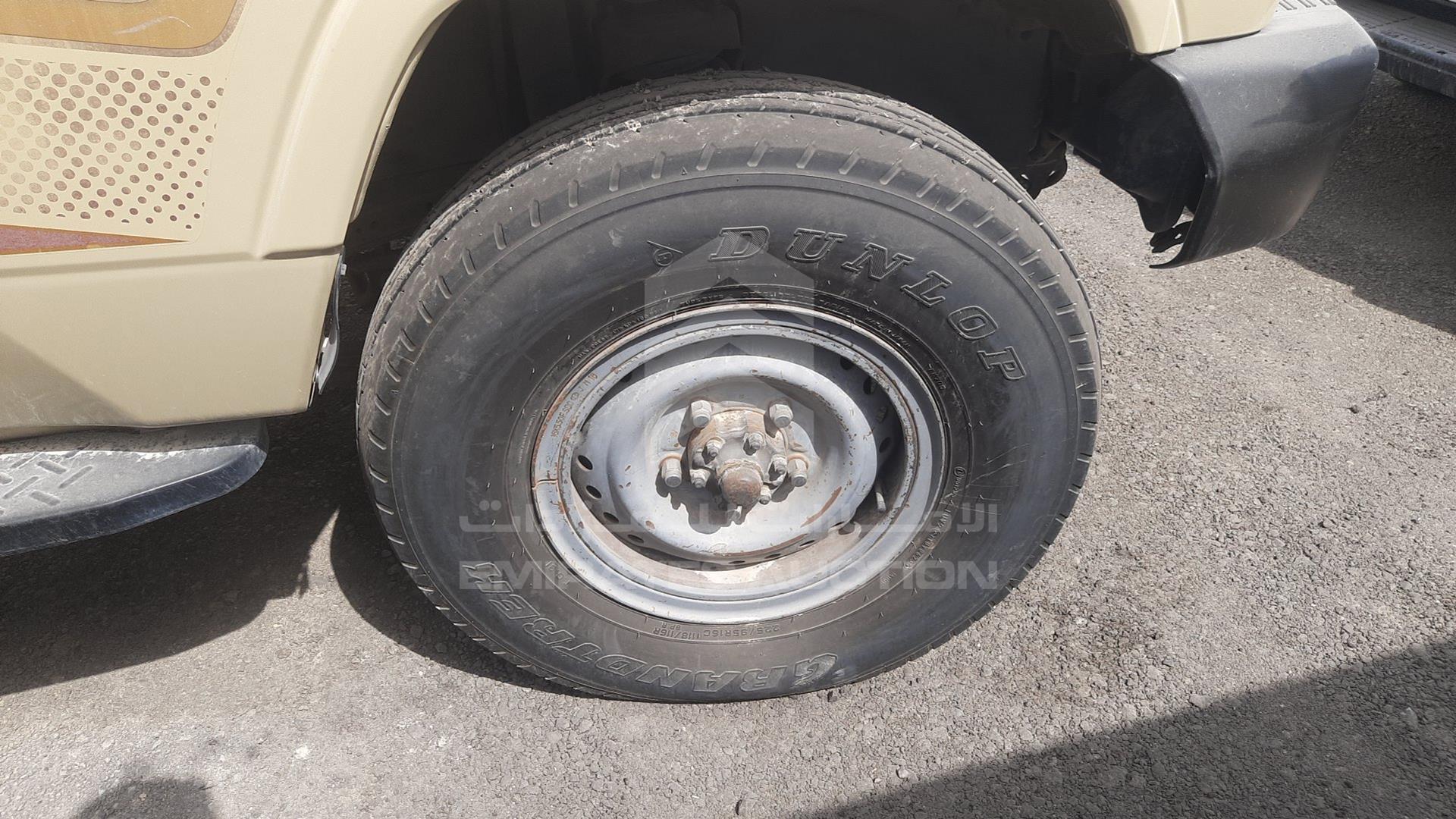 2014 TOYOTA LAND CRUISER VIN: JTFLU71J5E4319550
