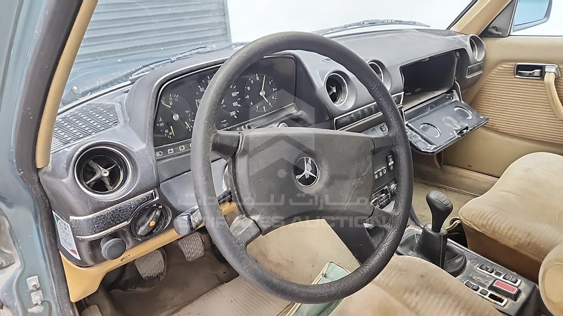 1981 MERCEDES 250 VIN: WDB12302810105896